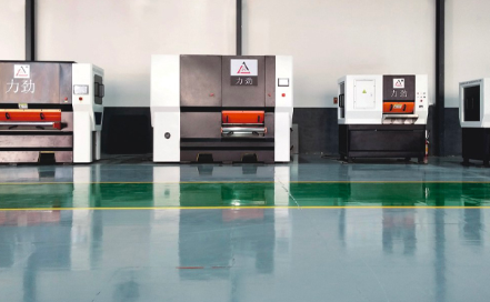 Máy nắn phẳng tấm kim loại CNC