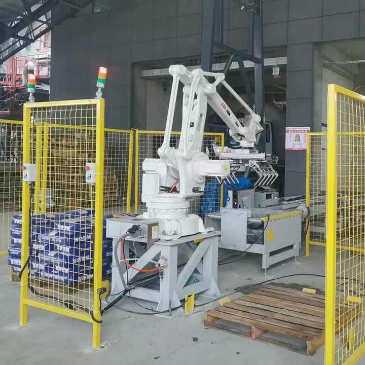 Robot xếp hàng lên pallet 3 Robot xếp hàng lên pallet
