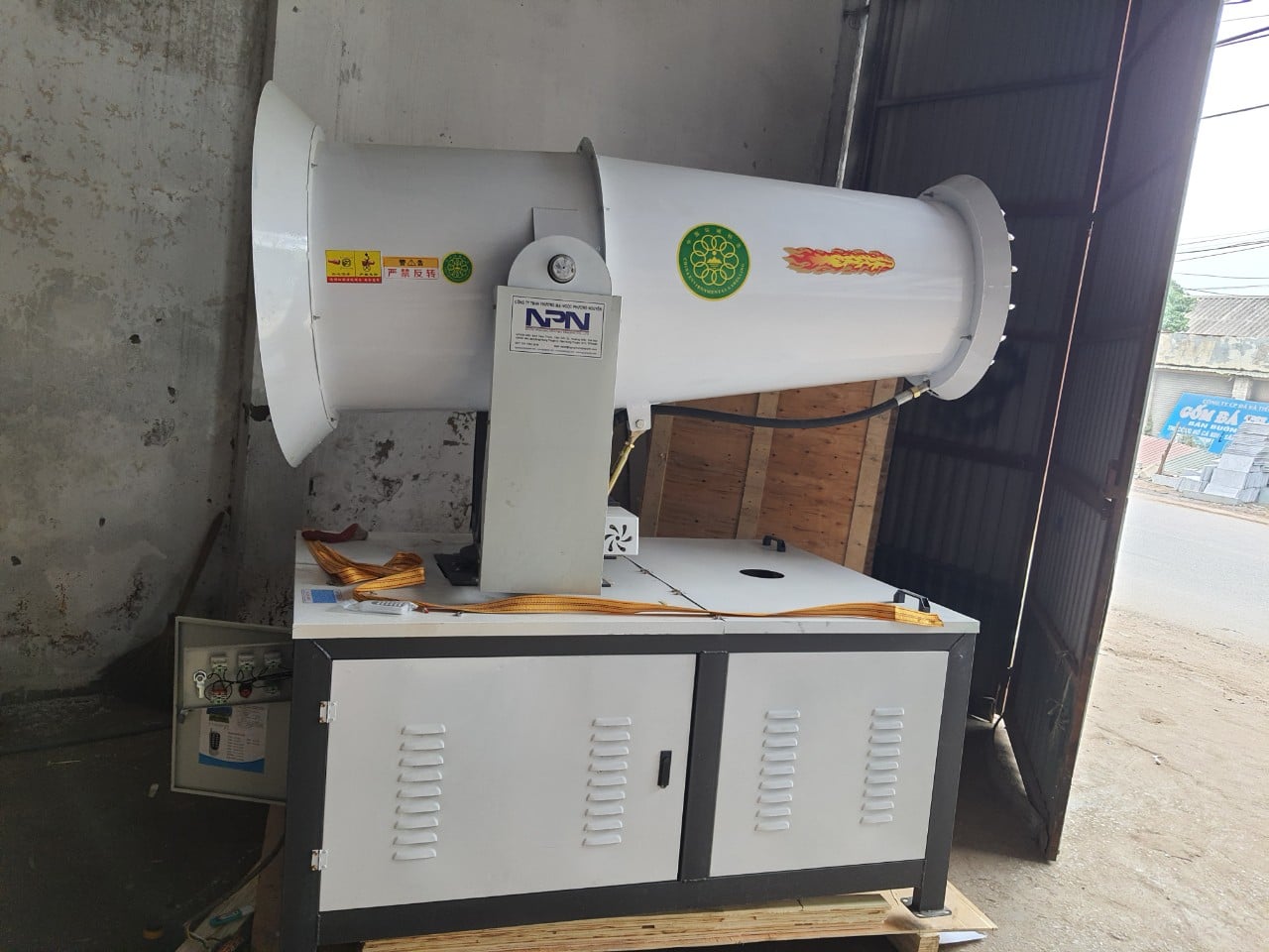 Máy phun sương công nghiệp ngoài trời, 60/80/100/120m cho xưởng đá, bãi than Máy phun sương công nghiệp ngoài trời, 60/80/100/120m cho xưởng đá, bãi than
